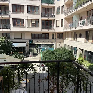 Bda H10 Apartamento Budapest